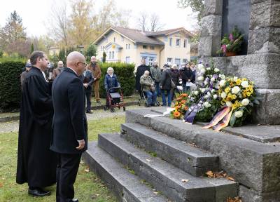 Kranzniederlegung zum Volkstrauertag