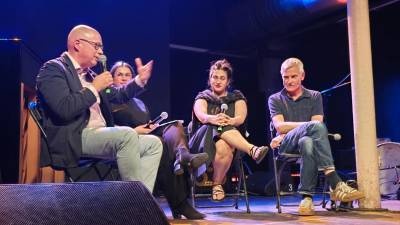 Auf dem Podium bei einer kulturpolitischen Debatte